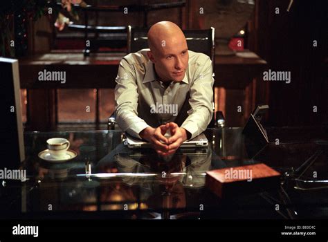 Smallville (2001) Season 1 Episode 10: Shimmer .
